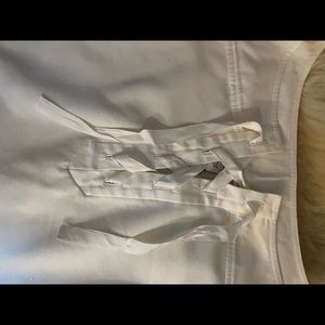 Diane vonFurstenberg Sleeveless Dress. Size 6. Above Knee White Dress.